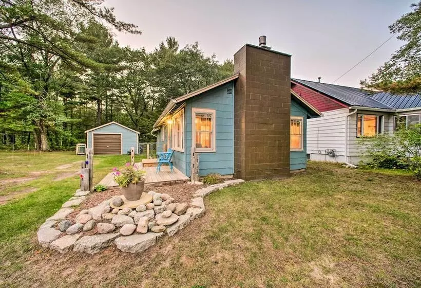 East Tawas Cabin W/ Deck, Backyard & Fire Pit!