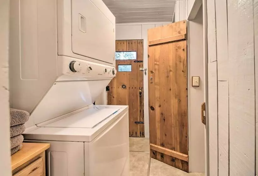 East Tawas Cabin W/ Deck, Backyard & Fire Pit!