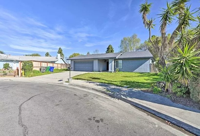 Family Friendly Oceanside Home: 5 Mi To Beach