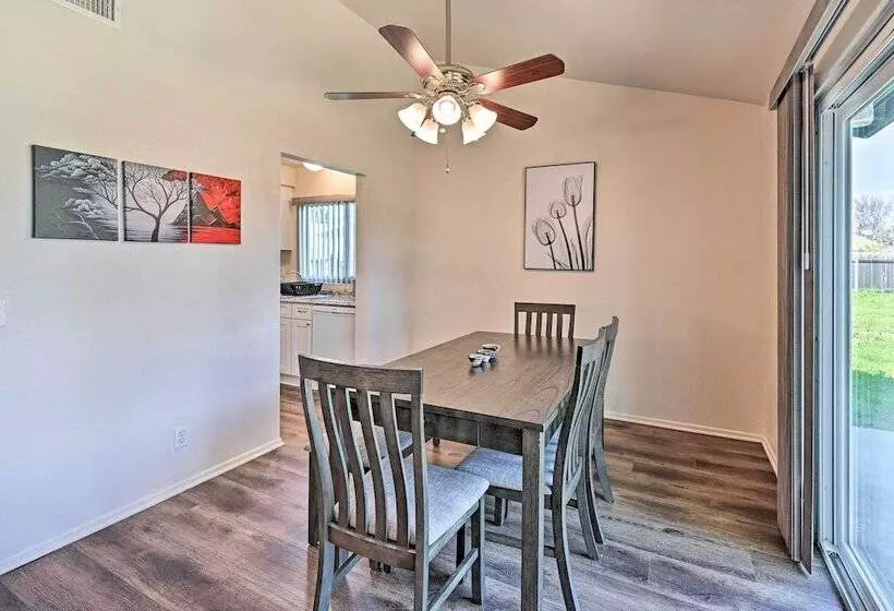 Family Friendly Oceanside Home: 5 Mi To Beach