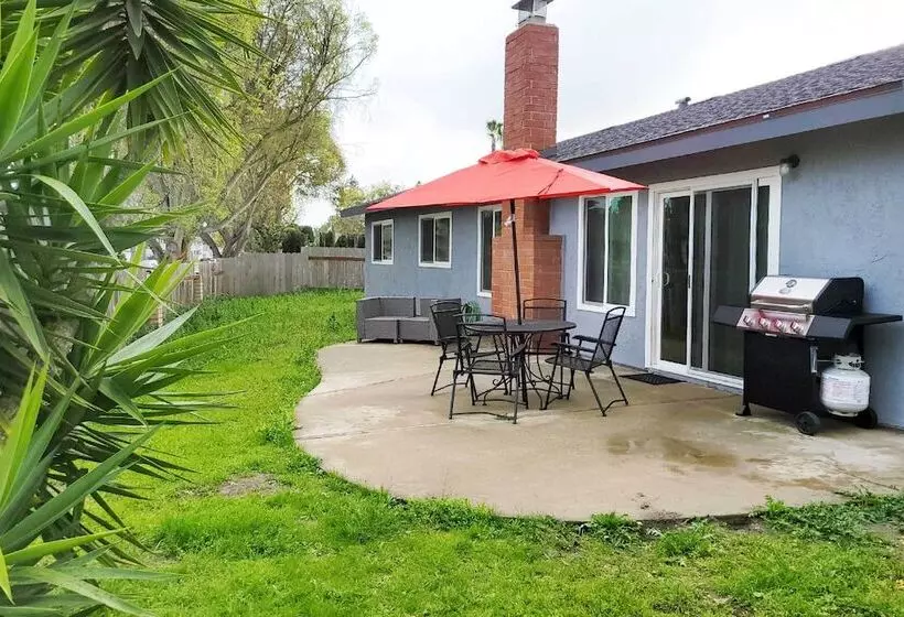 Family Friendly Oceanside Home: 5 Mi To Beach