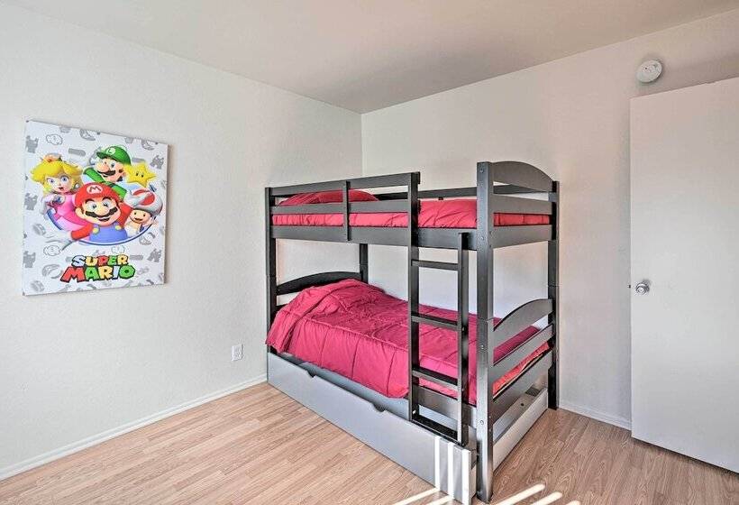 Family Friendly Oceanside Home: 5 Mi To Beach