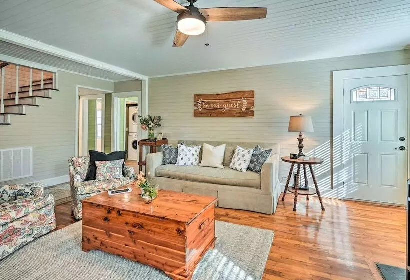 Farmhouse Cottage On 10 Acres: Trails On Site