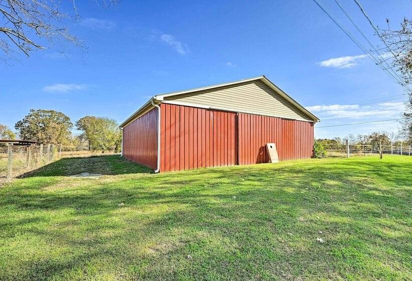 Farmhouse Cottage On 10 Acres: Trails On Site