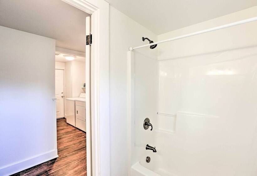 Ferndale Cottage On Private 20 Acre Farm!