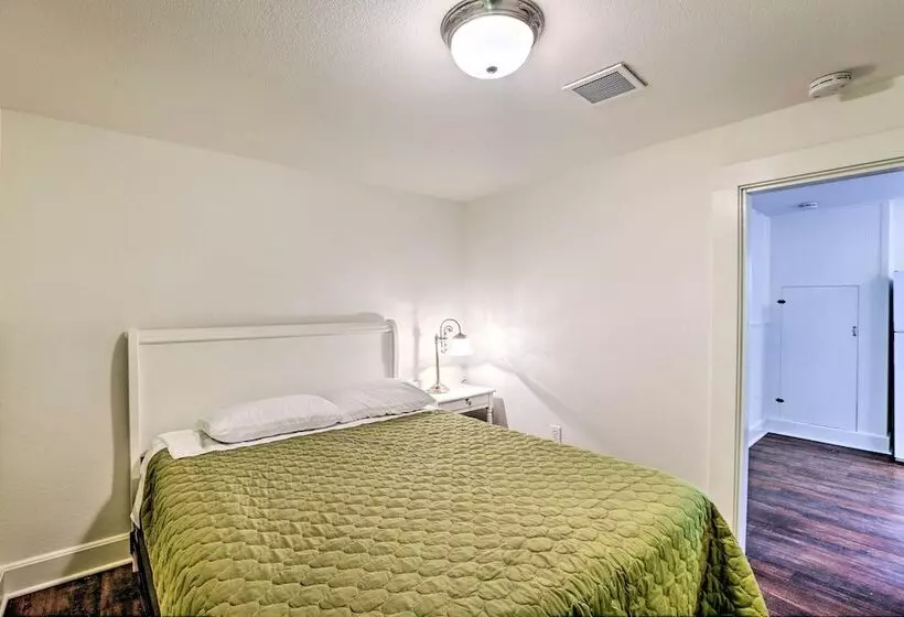 Ferndale Cottage On Private 20 Acre Farm!