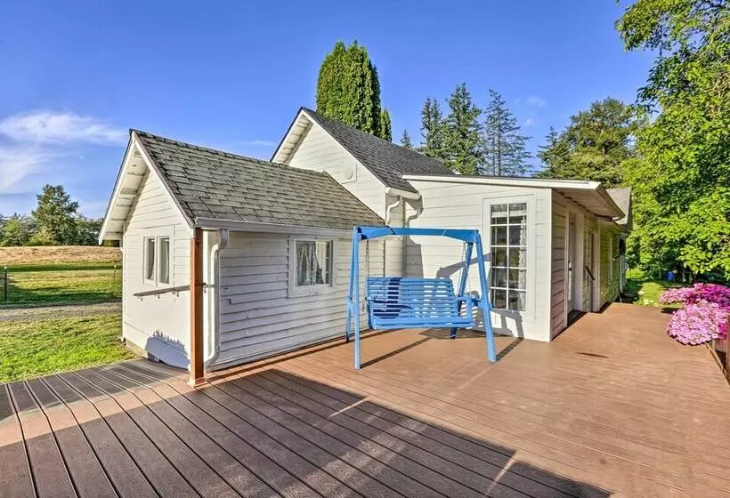 Ferndale Cottage On Private 20 Acre Farm!