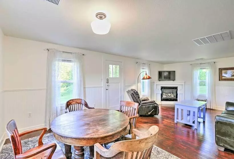 Ferndale Cottage On Private 20 Acre Farm!