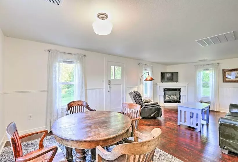 Ferndale Cottage On Private 20 Acre Farm!