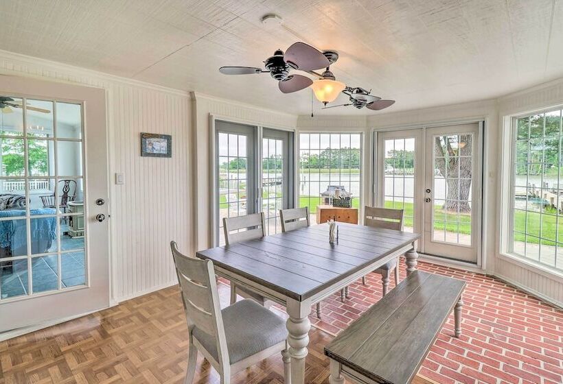 Grasonville Home W/ Private Pool On The Water