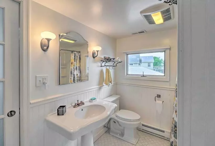 Grasonville Home W/ Private Pool On The Water