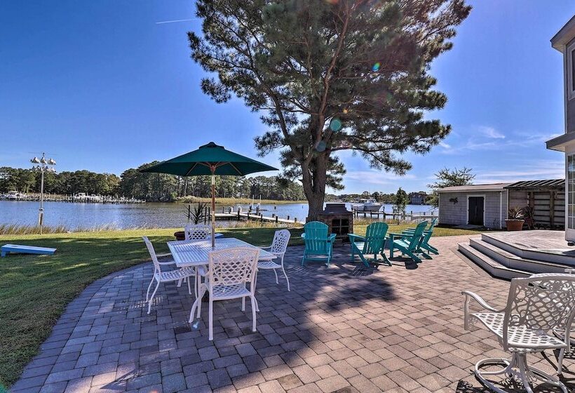 Grasonville Home W/ Private Pool On The Water