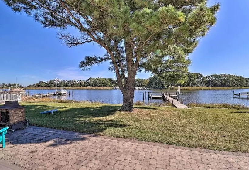 Grasonville Home W/ Private Pool On The Water