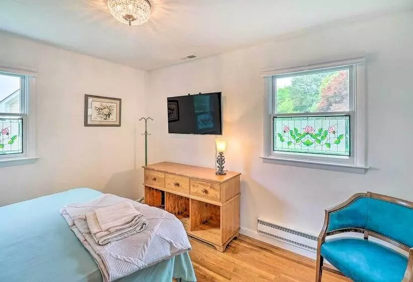 Grasonville Home W/ Private Pool On The Water