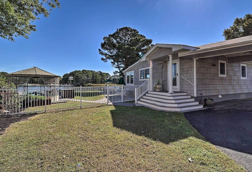 Grasonville Home W/ Private Pool On The Water