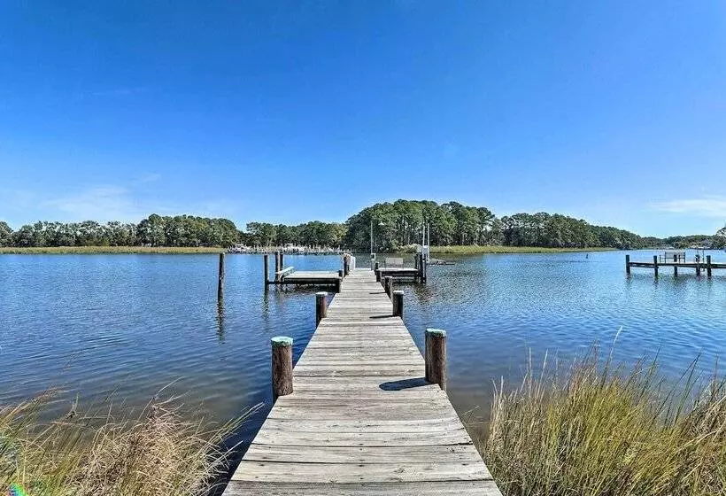 Grasonville Home W/ Private Pool On The Water