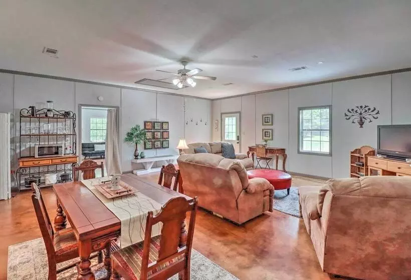 Heavenly Heber Springs Hideaway: Fish & Hike!