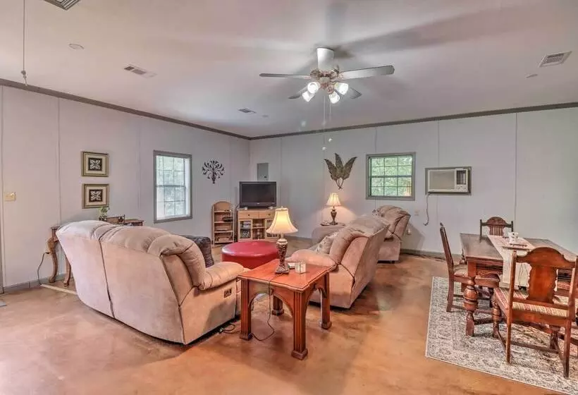 Heavenly Heber Springs Hideaway: Fish & Hike!