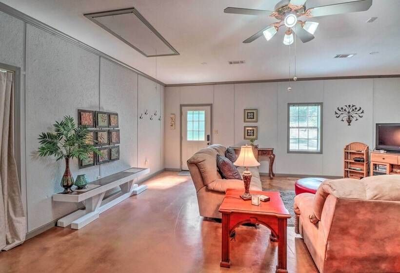 Heavenly Heber Springs Hideaway: Fish & Hike!