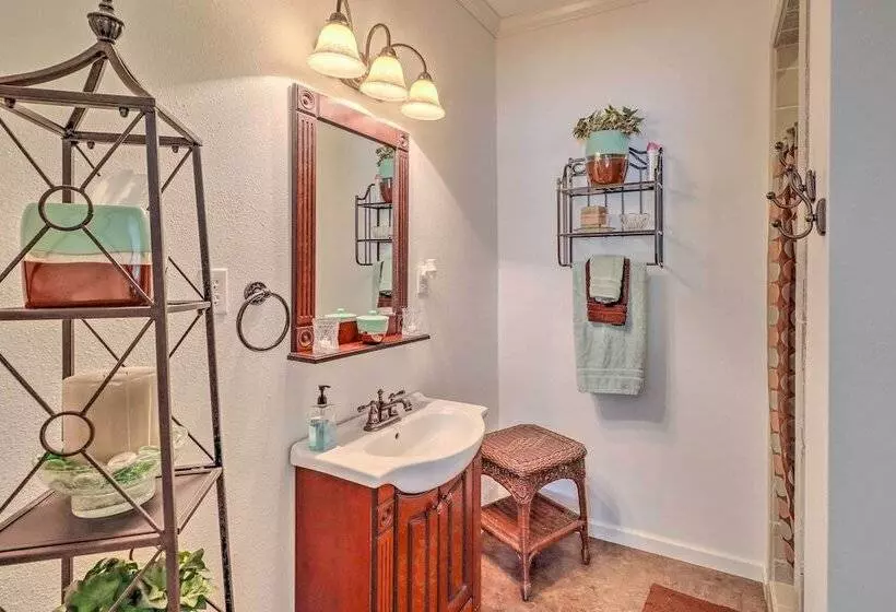 Heavenly Heber Springs Hideaway: Fish & Hike!