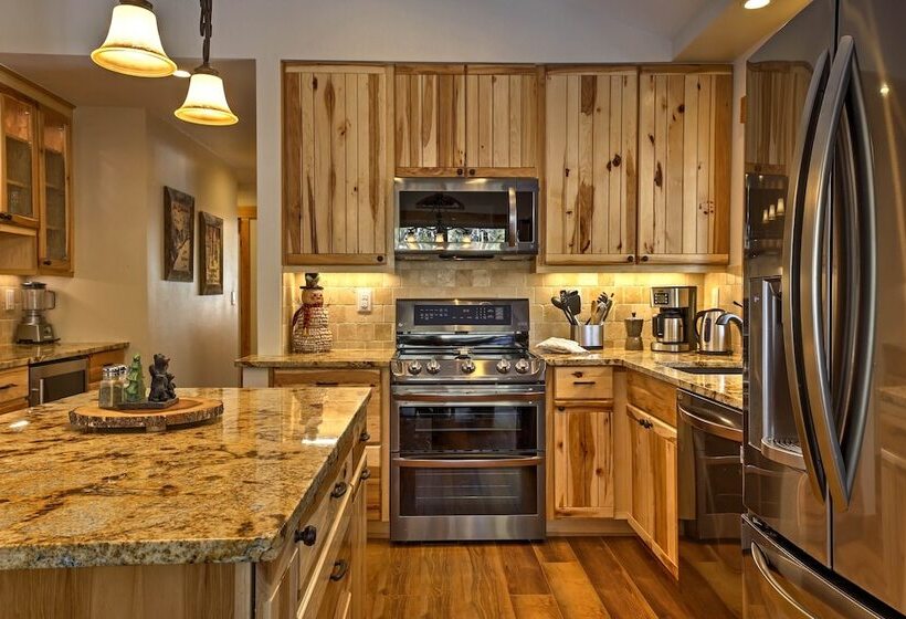 Keystone Home On Snake River W/ Hot Tub + Views!