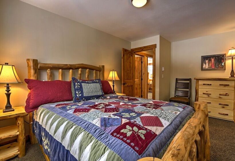 Keystone Home On Snake River W/ Hot Tub + Views!