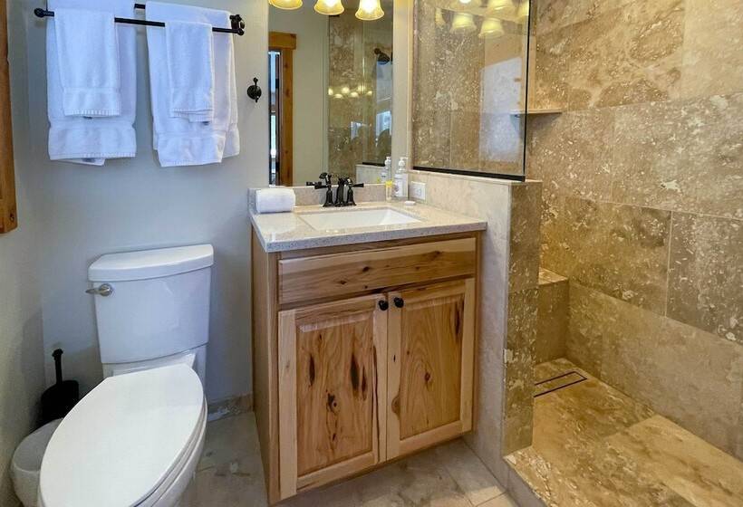 Keystone Home On Snake River W/ Hot Tub + Views!