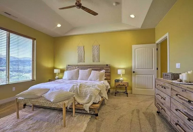 La Verkin Home W/ Hot Tub, Kayaks, & Bikes!