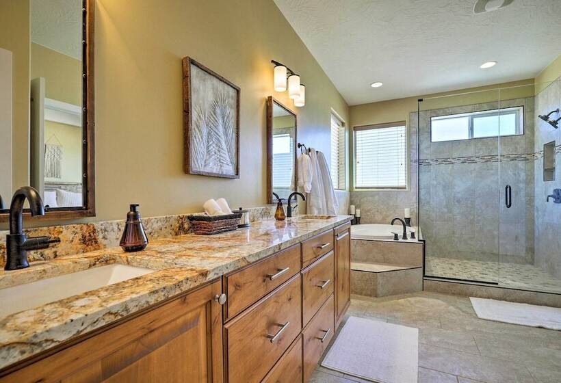 La Verkin Home W/ Hot Tub, Kayaks, & Bikes!