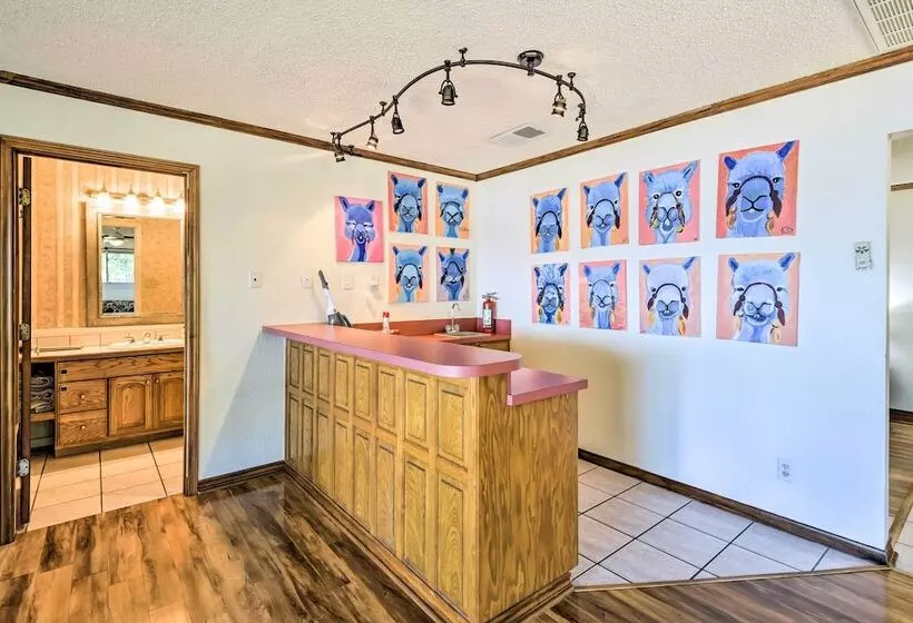 Private Beach & Dock: Home On Eagle Mountain Lake