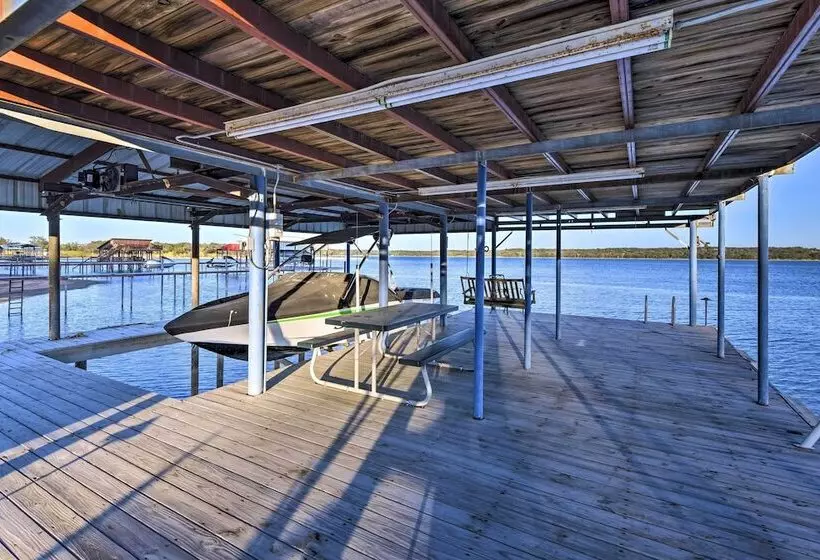 Private Beach & Dock: Home On Eagle Mountain Lake
