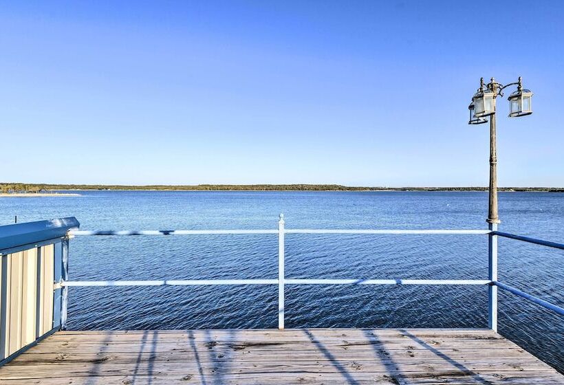 Private Beach & Dock: Home On Eagle Mountain Lake