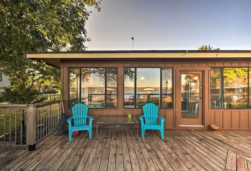 Private Beach & Dock: Home On Eagle Mountain Lake