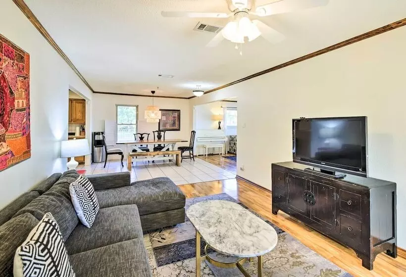 Private Beach & Dock: Home On Eagle Mountain Lake