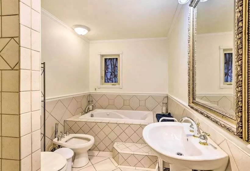 Private Beach & Dock: Home On Eagle Mountain Lake