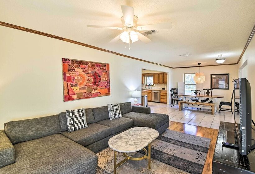 Private Beach & Dock: Home On Eagle Mountain Lake