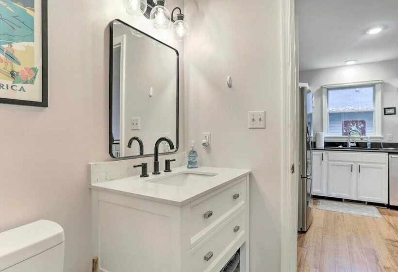 Lewes Cottage W/ Pool Access: 10 Mi To Beach!