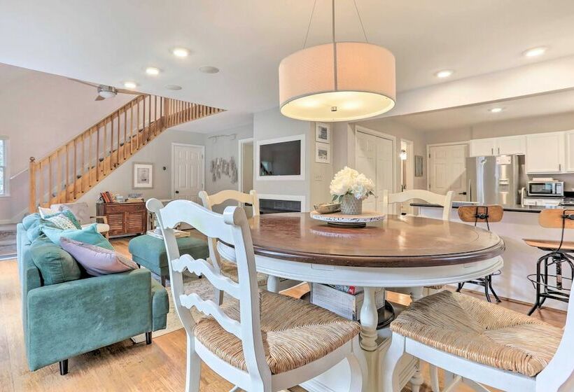 Lewes Cottage W/ Pool Access: 10 Mi To Beach!