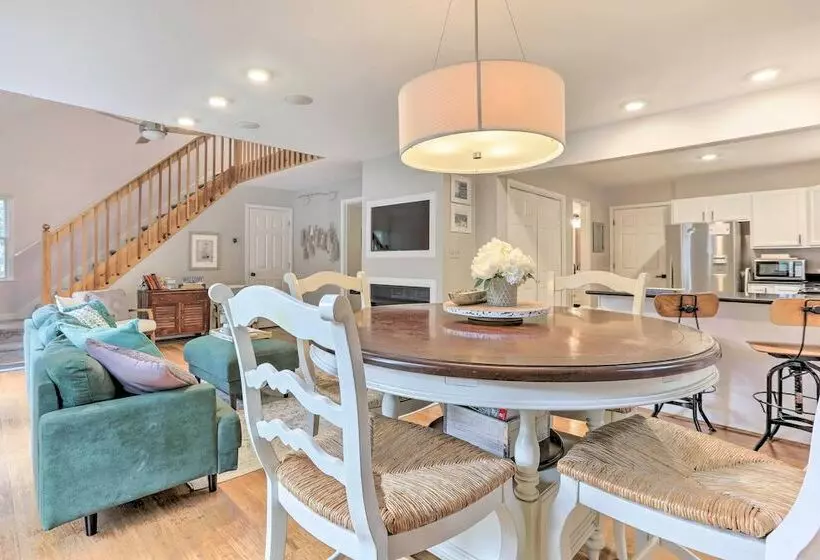 Lewes Cottage W/ Pool Access: 10 Mi To Beach!