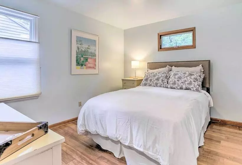 Lewes Cottage W/ Pool Access: 10 Mi To Beach!