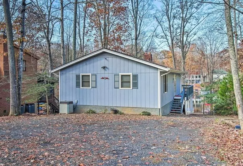 Sauna & Game Room: Lake House In Locust Grove!