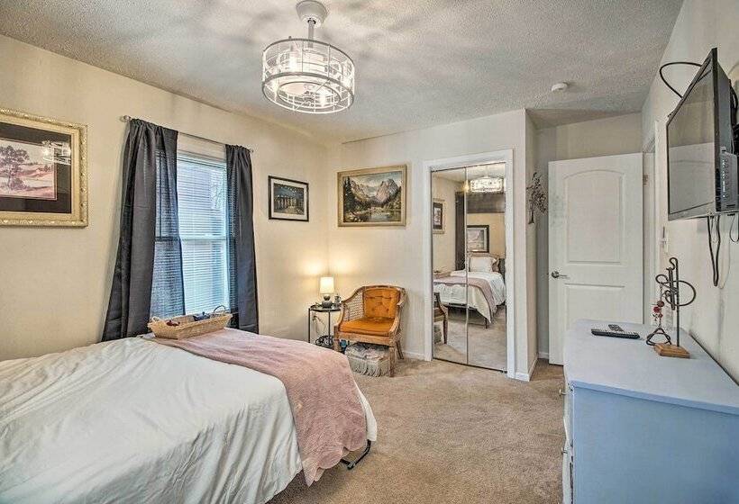 Sauna & Game Room: Lake House In Locust Grove!