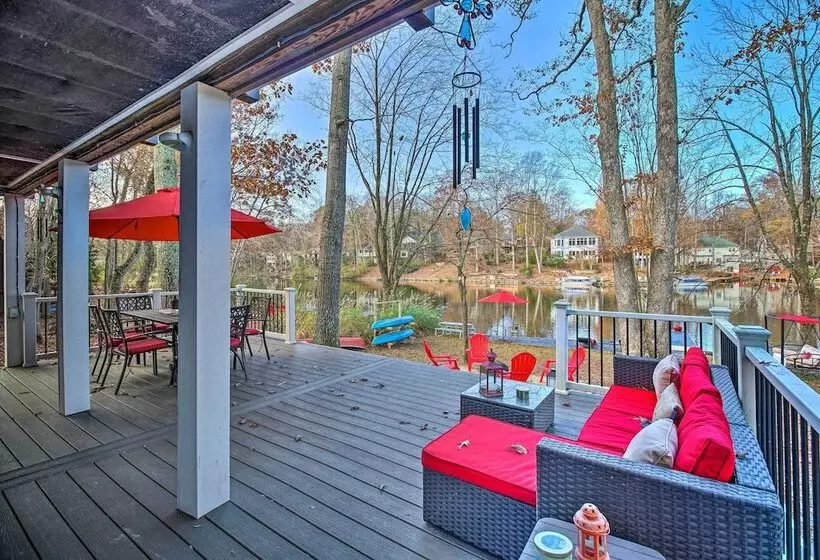 Sauna & Game Room: Lake House In Locust Grove!