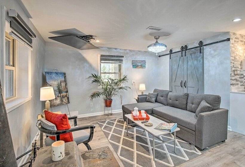 Sauna & Game Room: Lake House In Locust Grove!