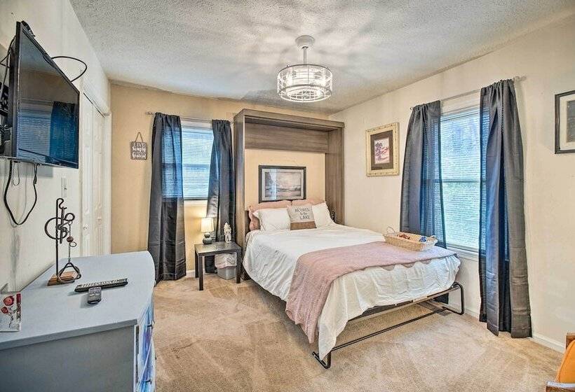 Sauna & Game Room: Lake House In Locust Grove!