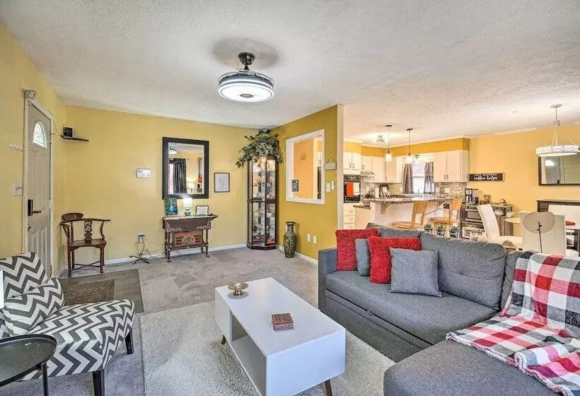 Sauna & Game Room: Lake House In Locust Grove!