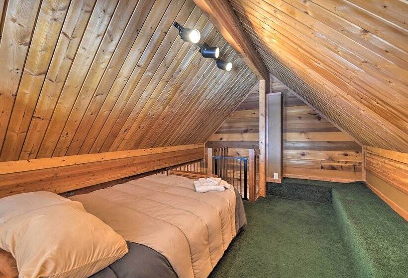 Lodge W/ Indoor Pool, Along Devil S Lake Park