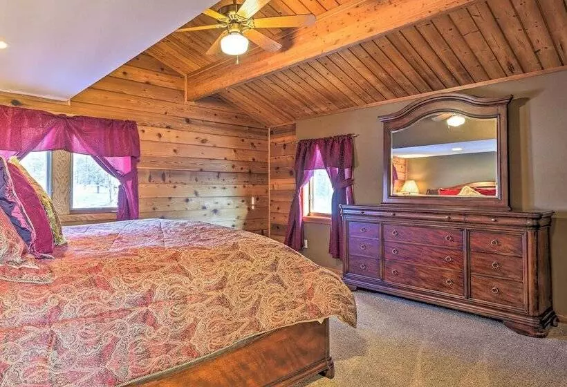 Lodge W/ Indoor Pool, Along Devil S Lake Park
