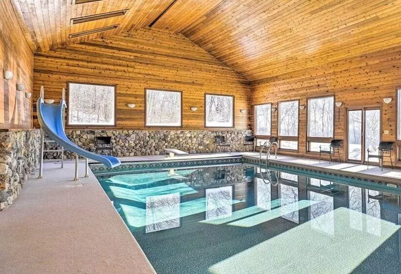 Lodge W/ Indoor Pool, Along Devil S Lake Park