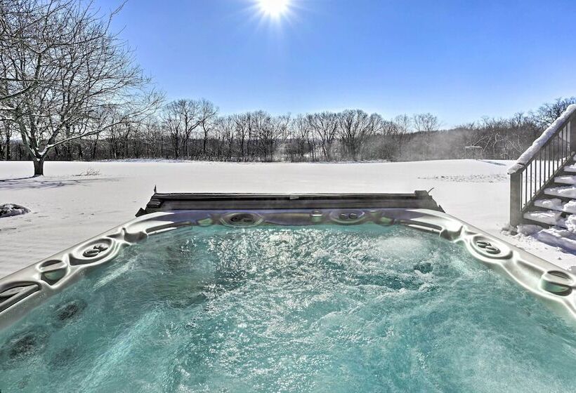 Lodge W/ Indoor Pool, Along Devil S Lake Park